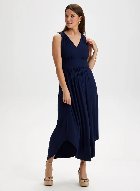Midi dresses with ribbed textures for a unique and tactile appearance V-Neck Maxi Dress Midi dresses with ribbed textures for a unique and tactile appearance V-Neck Maxi Dress