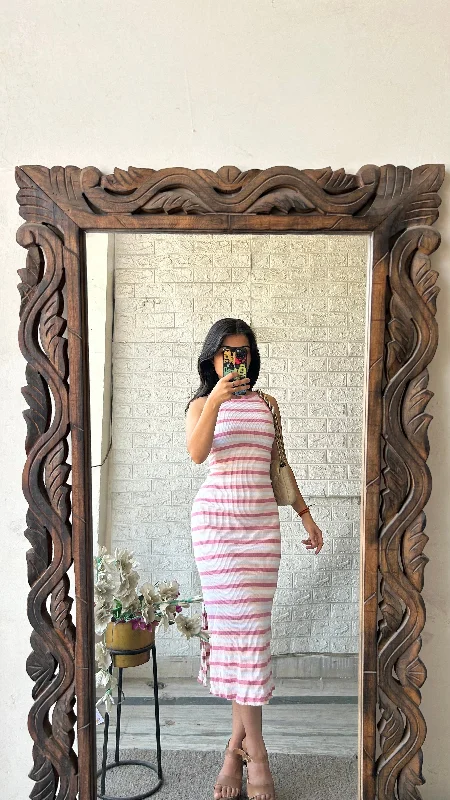Bodycon dress with a belted waist for a defined figure​ Classy dress 32 bust/l: 41