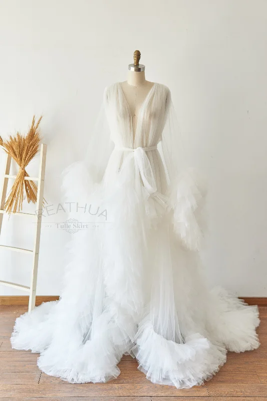 Maternity dress for a baby's first visit to the planetarium Ivory Tulle Maternity Gown Tulle Dress for Maternity Photography Photo Shoot Maternity dress for a baby's first visit to the planetarium Ivory Tulle Maternity Gown Tulle Dress for Maternity Photography Photo Shoot