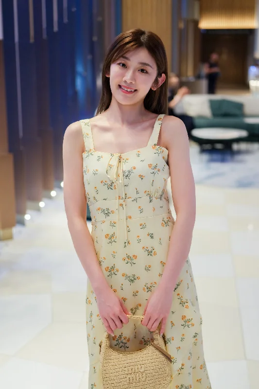 Mini Casual Dresses with Ruffled Hem A - Line Casual Dresses for a Flattering Silhouette Palm Spring Yellow Floral Dress Mini Casual Dresses with Ruffled Hem A - Line Casual Dresses for a Flattering Silhouette Palm Spring Yellow Floral Dress